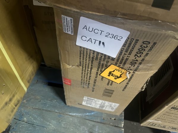 AUCT 2362 CAT 11 - Image 2