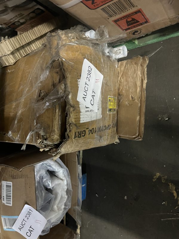 AUCT 2382 CAT 11 - Image 2