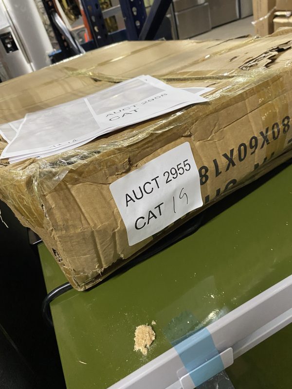 AUCT 2955 CAT 18 - Image 2