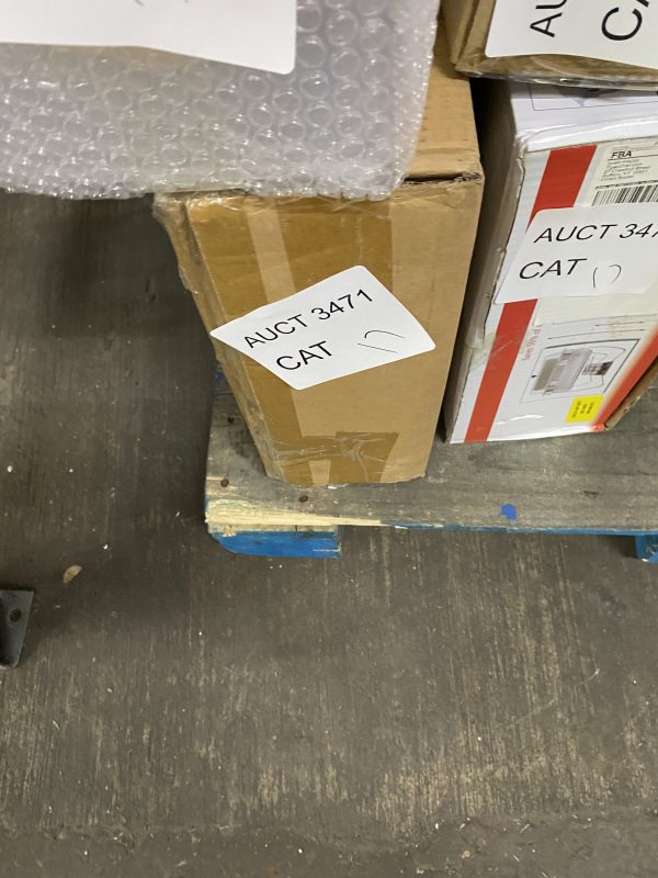 AUCT 3471 CAT 17 - Image 2