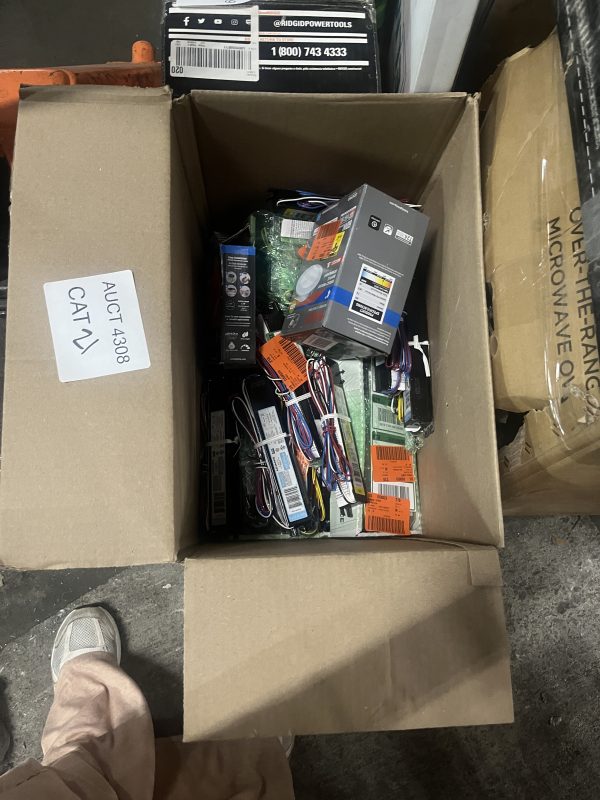 AUCT 4308 CAT 21 - Image 2