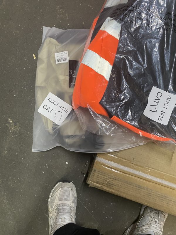 AUCT 4416 CAT 17 - Image 3