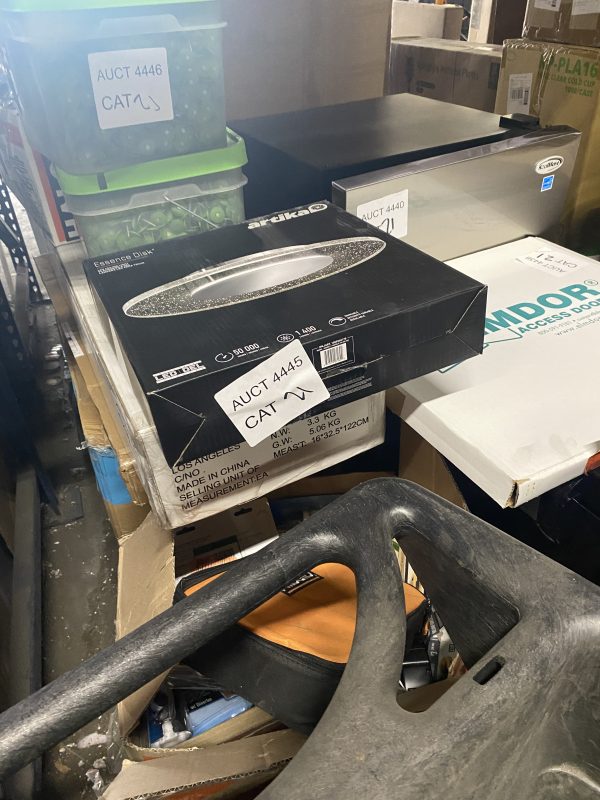 AUCT 4445 CAT 21 - Image 2