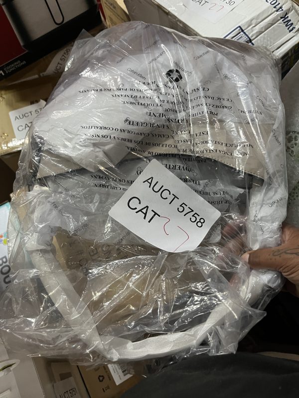 AUCT 5758 CAT 27 - Image 2