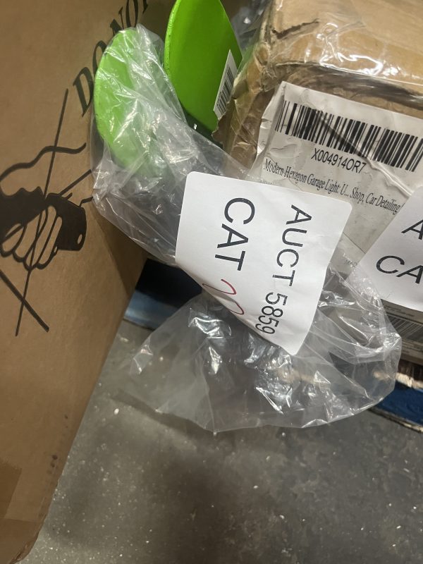 AUCT 5859 CAT 27 - Image 2