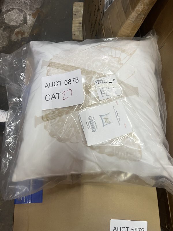 AUCT 5878 CAT 27 - Image 2