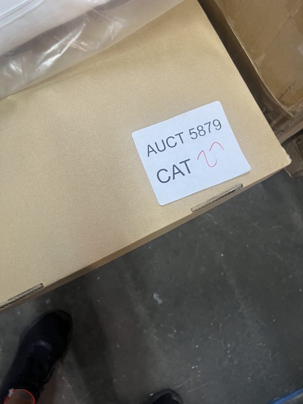 AUCT 5879 CAT 27 - Image 2