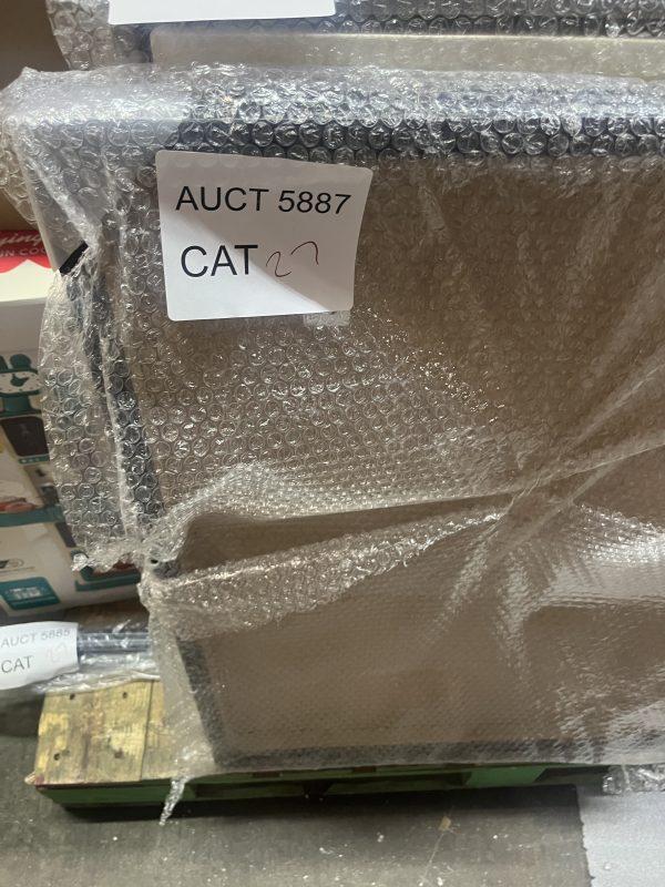 AUCT 5887 CAT 27 - Image 2