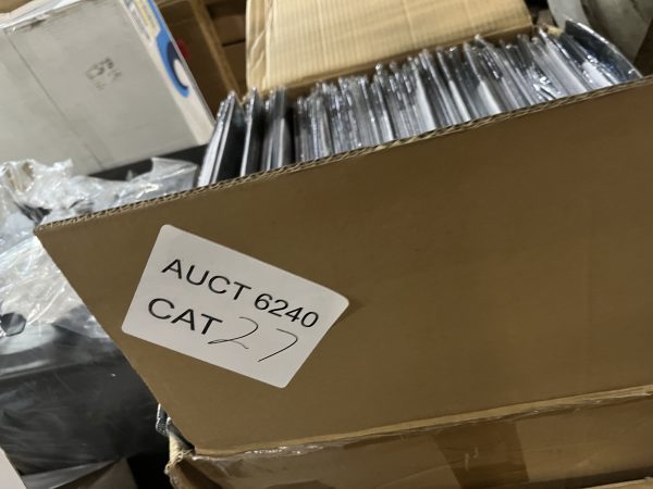 AUCT 6240 CAT 27 - Image 2