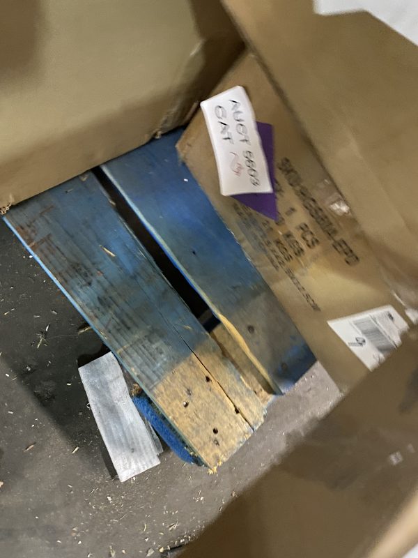 AUCT 5603 CAT 28 - Image 2