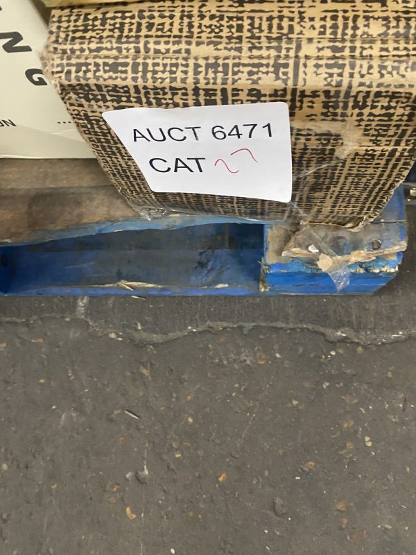 AUCT 6471 CAT 27 - Image 2