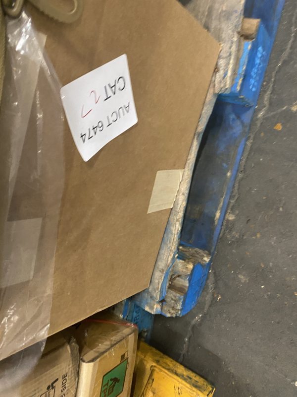 AUCT 6474 CAT 27 - Image 2