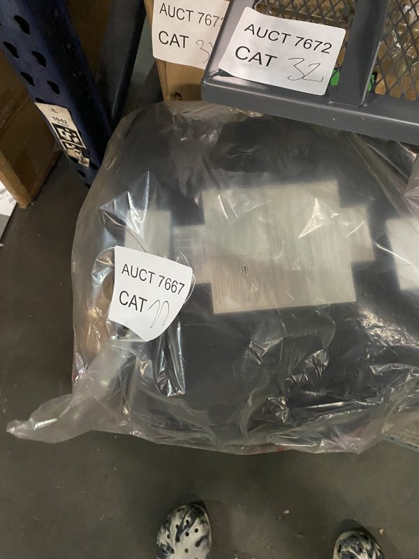 AUCT 7667 CAT 27 - Image 2