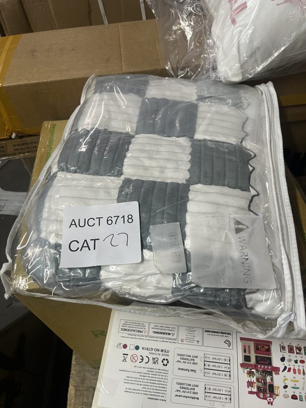 AUCT 6718 CAT 27 - Image 2
