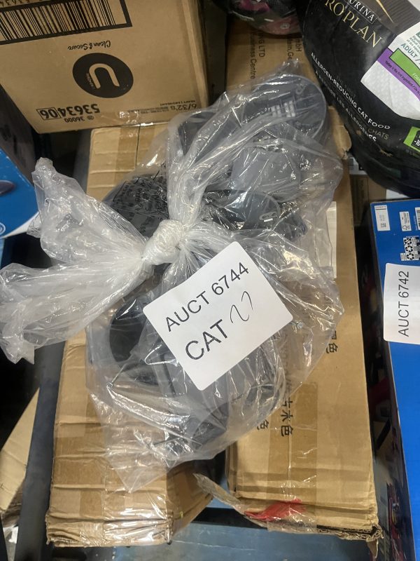 AUCT 6744 CAT 27 - Image 2