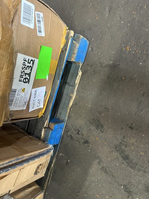 AUCT 6966 CAT 29 - Image 2