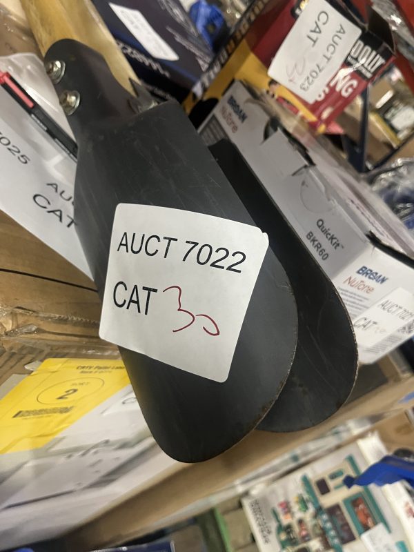 AUCT 7022 CAT 30 - Image 2