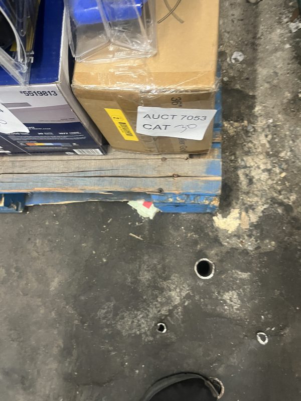 AUCT 7053 CAT 30 - Image 2