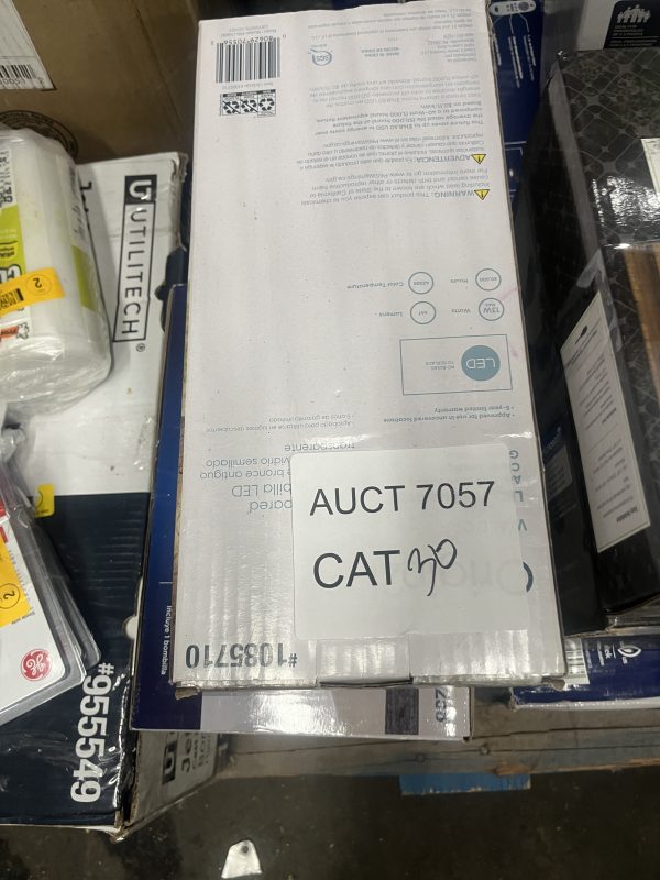 AUCT 7057 CAT 30 - Image 2
