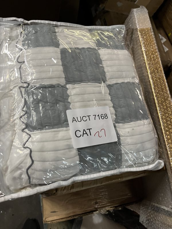 AUCT 7168 CAT 27 - Image 2