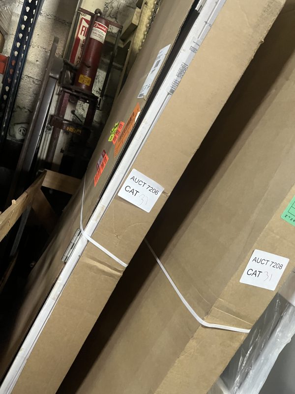 AUCT 7206 CAT 31 - Image 2