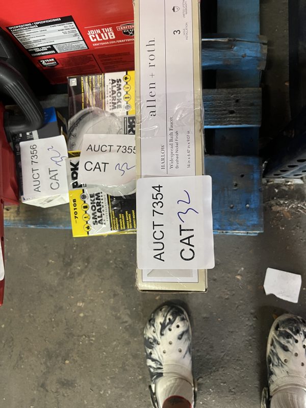 AUCT 7354 CAT 32 - Image 2