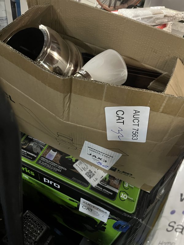 AUCT 7563 CAT 32 - Image 2
