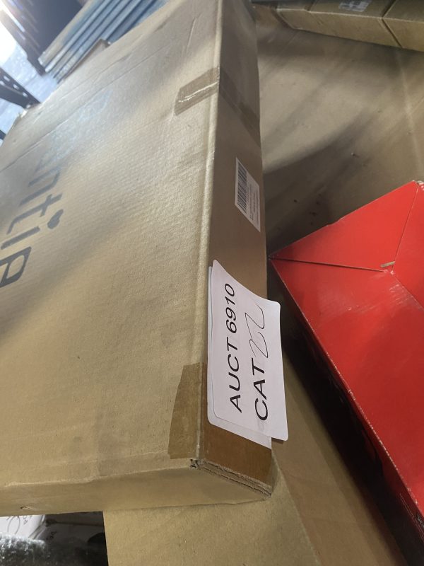 AUCT 6910 CAT 22 - Image 2