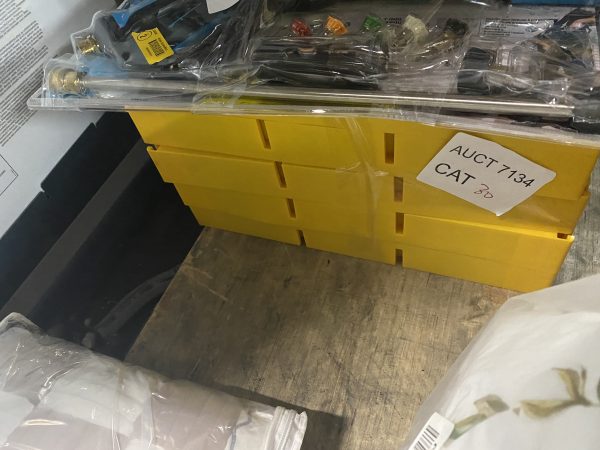 AUCT 7134 CAT 30 - Image 2