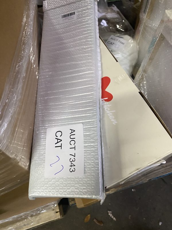 AUCT 7343 CAT 27 - Image 2