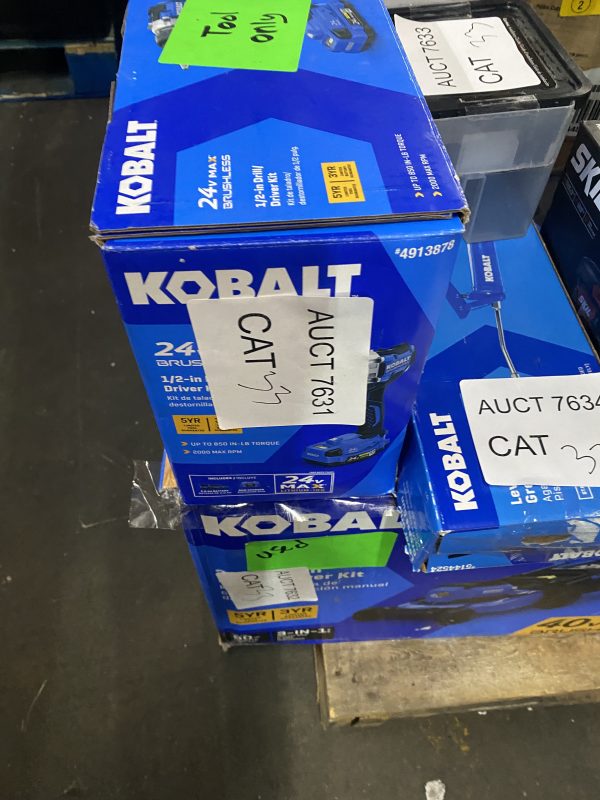 AUCT 7631 CAT 33 - Image 2