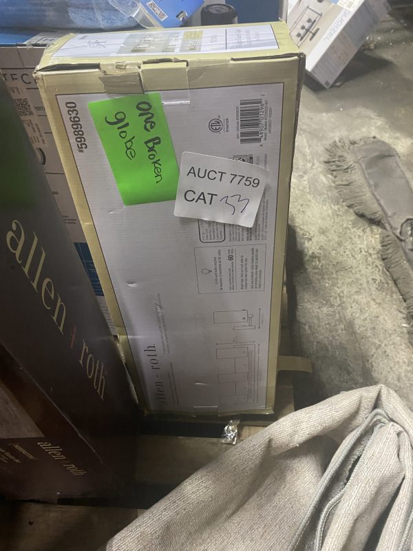 AUCT 7759 CAT 33 - Image 2