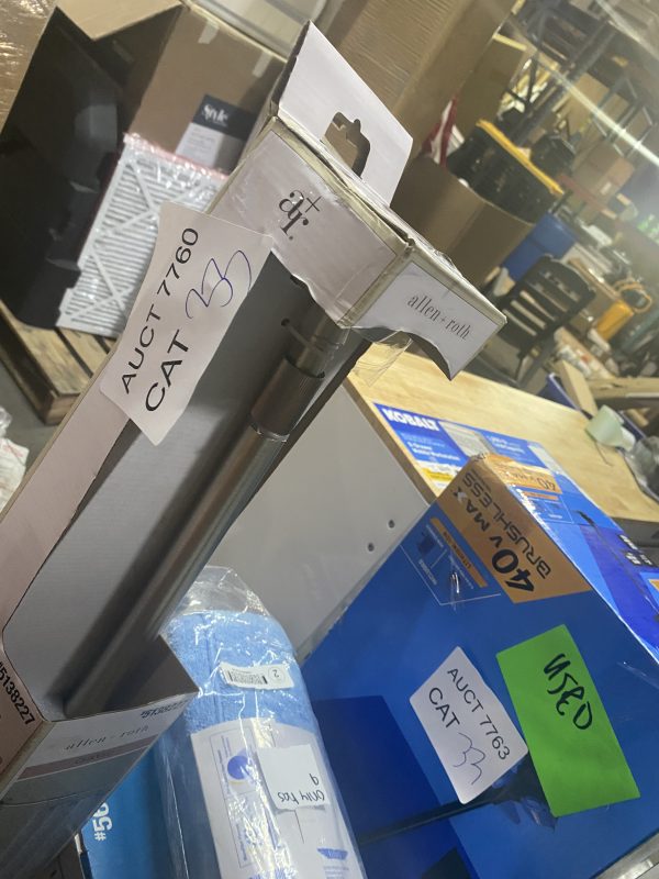 AUCT 7760 CAT 33 - Image 2