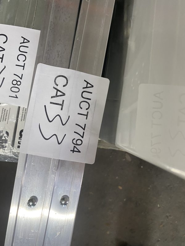 AUCT 7794 CAT 33 - Image 2