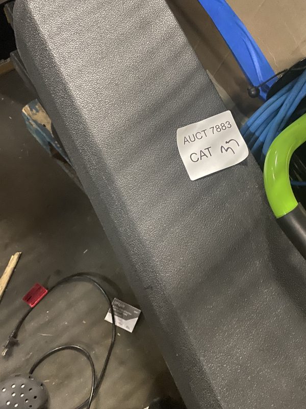 AUCT 7883 CAT 33 - Image 2