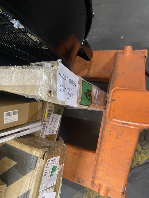 AUCT 8664 CAT 35 - Image 2