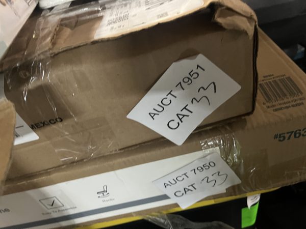 AUCT 7951 CAT 33 - Image 2