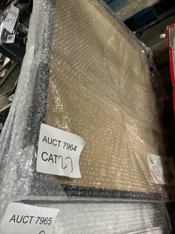AUCT 7964 CAT 27 - Image 2