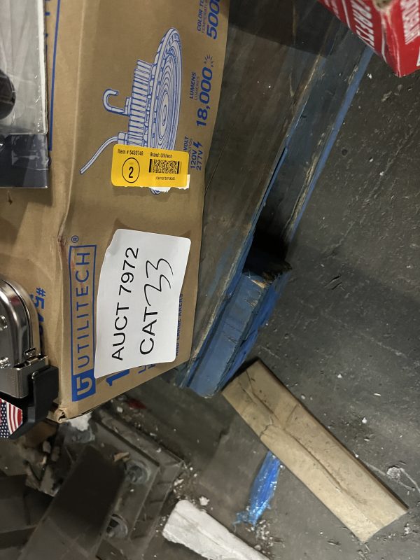 AUCT 7972 CAT 33 - Image 2