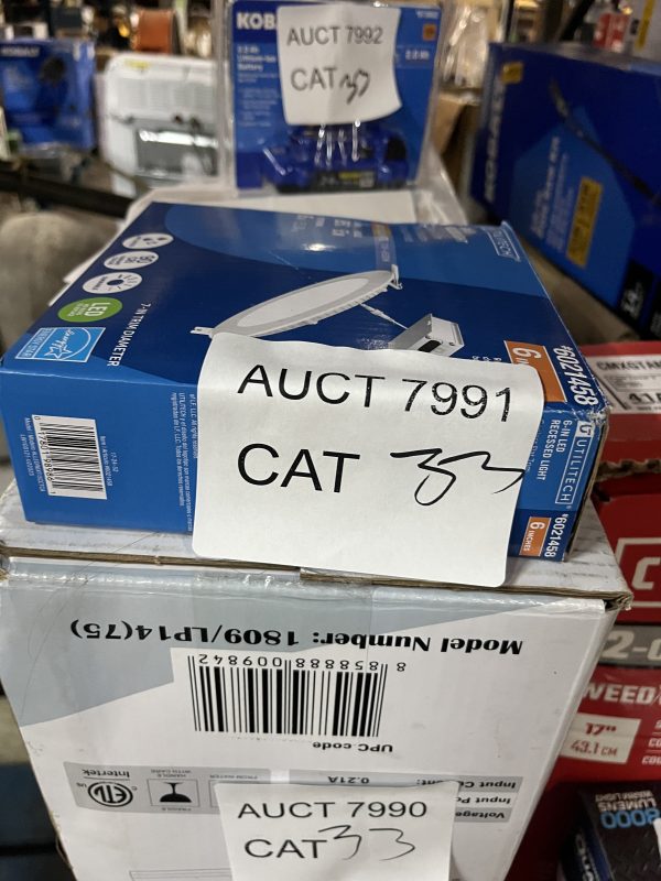 AUCT 7991 CAT 33 - Image 2