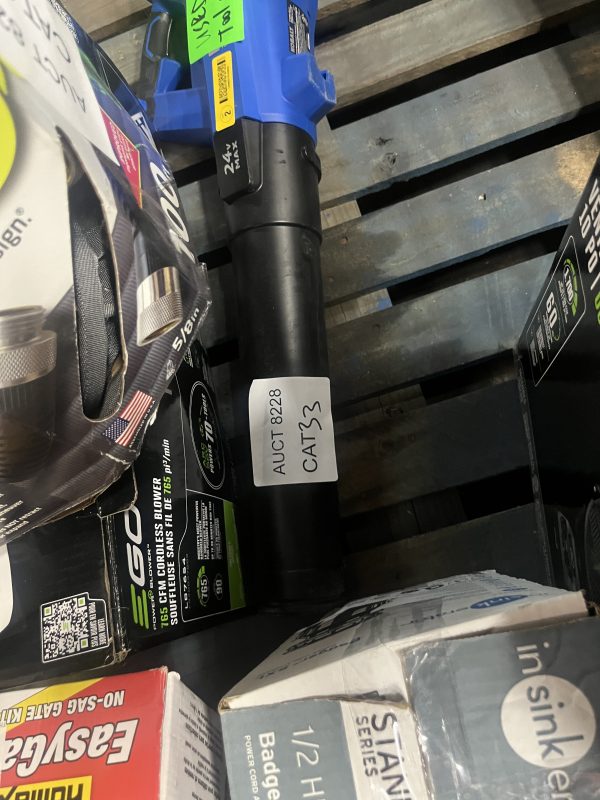 AUCT 8228 CAT 33 - Image 2