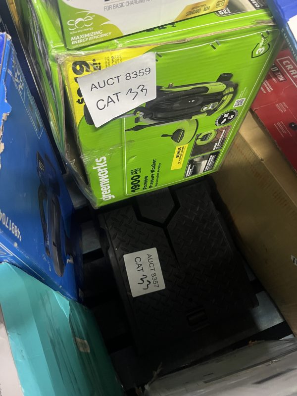 AUCT 8359 CAT 33 - Image 2