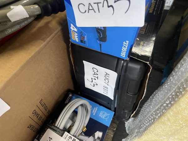 AUCT 8373 CAT 33 - Image 2