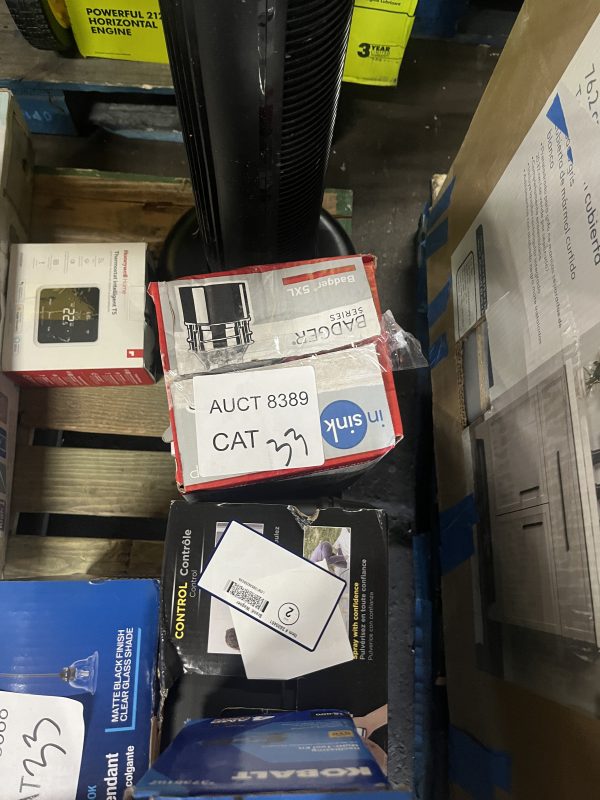 AUCT 8389 CAT 33 - Image 2