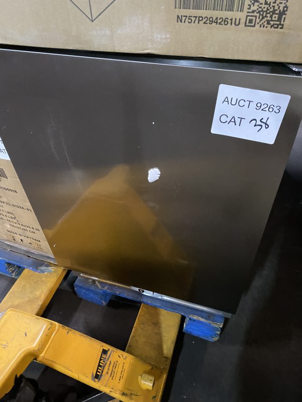 AUCT 9263 CAT 38 - Image 2