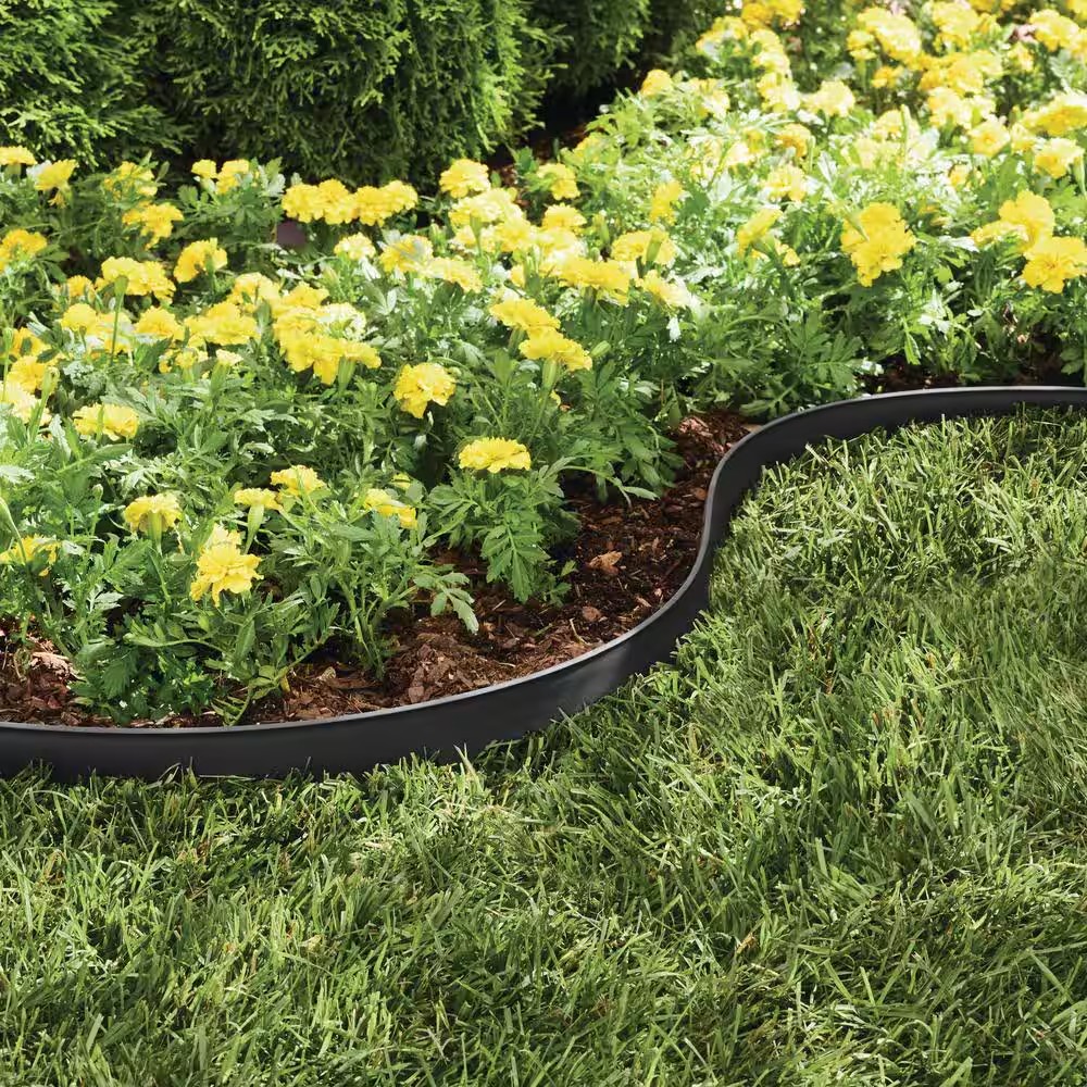 AUCT 14457 - Vigoro 20 ft. L x 4.5 in. H Black Pound-In Edging Kit - Image 2