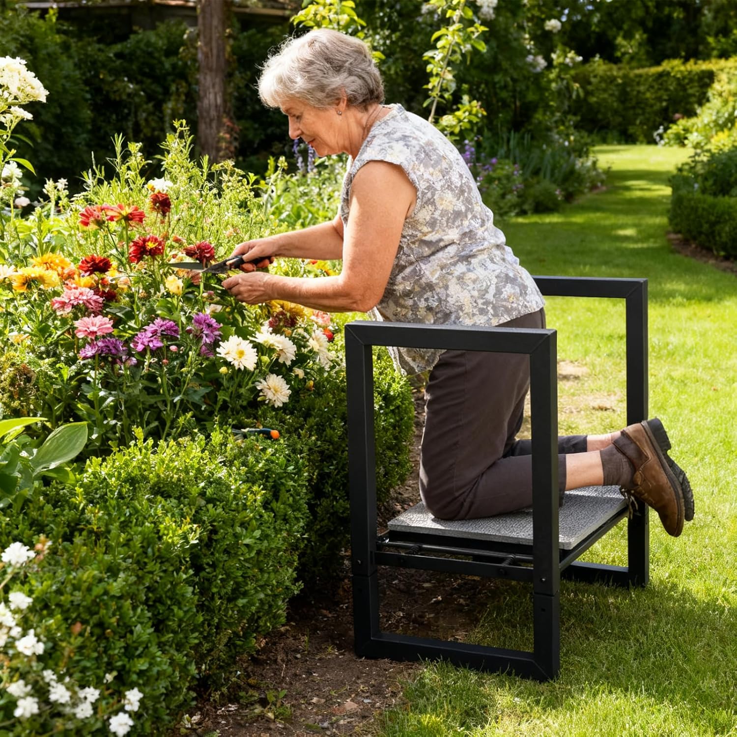 AUCT 13296 - Garden Kneeler and Seat Heavy Duty 500lbs, Anti-Tip Gardenin - Image 2