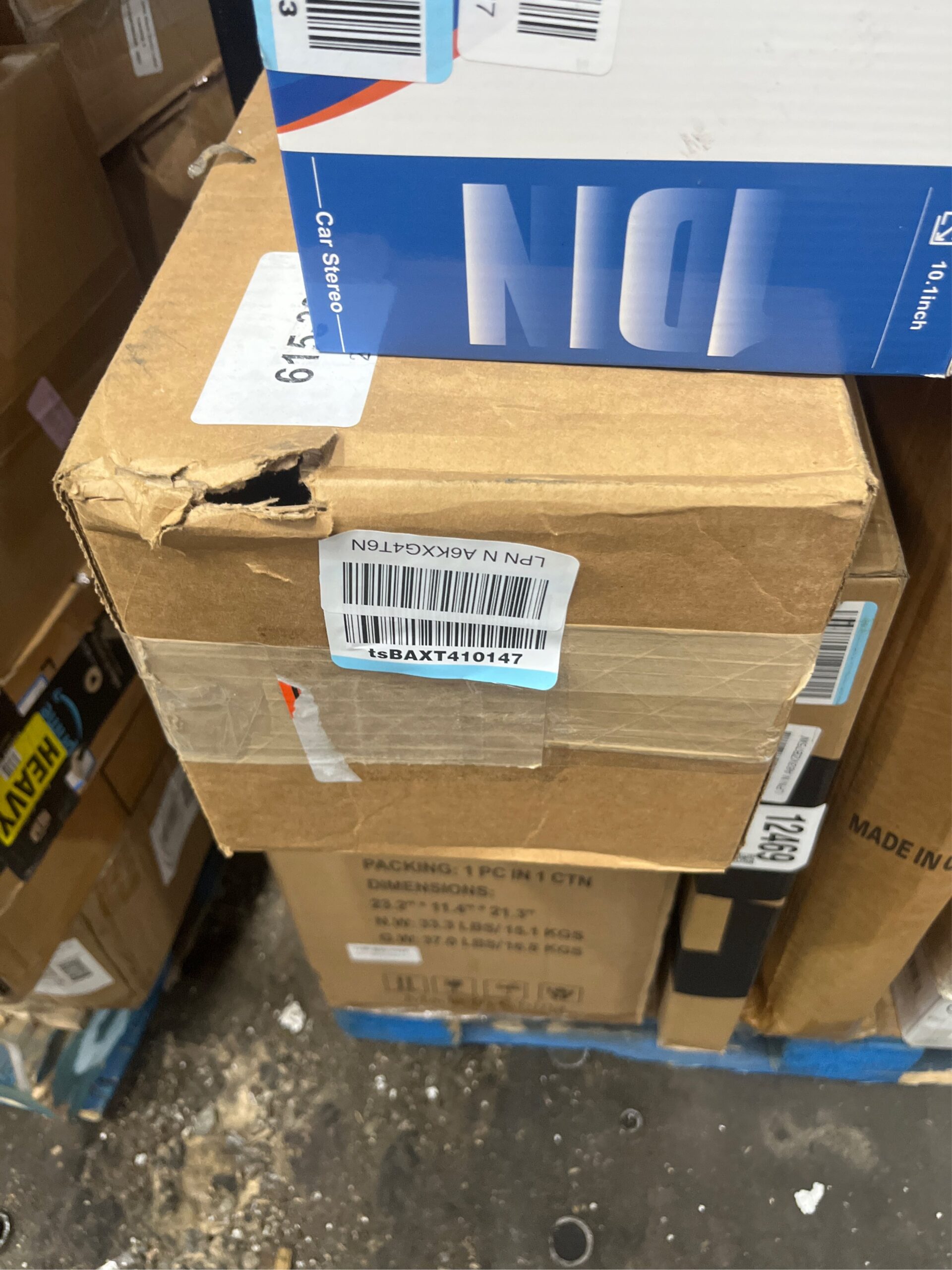 AUCT 12471 - $71 615-380 Engine Intake Manifold Assembly Compatible with - Image 5