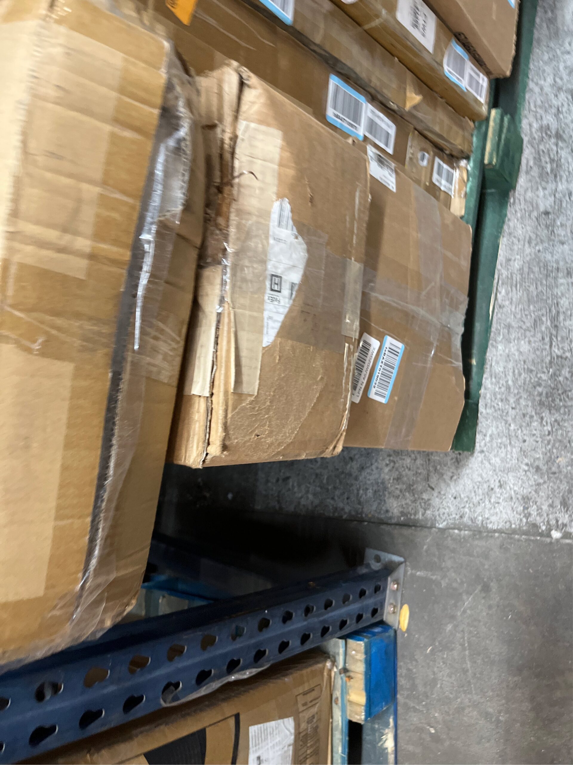 AUCT 12039 - $211 KYB SR4495 Strut-Plus Complete Corner Unit Assembly -St - Image 2