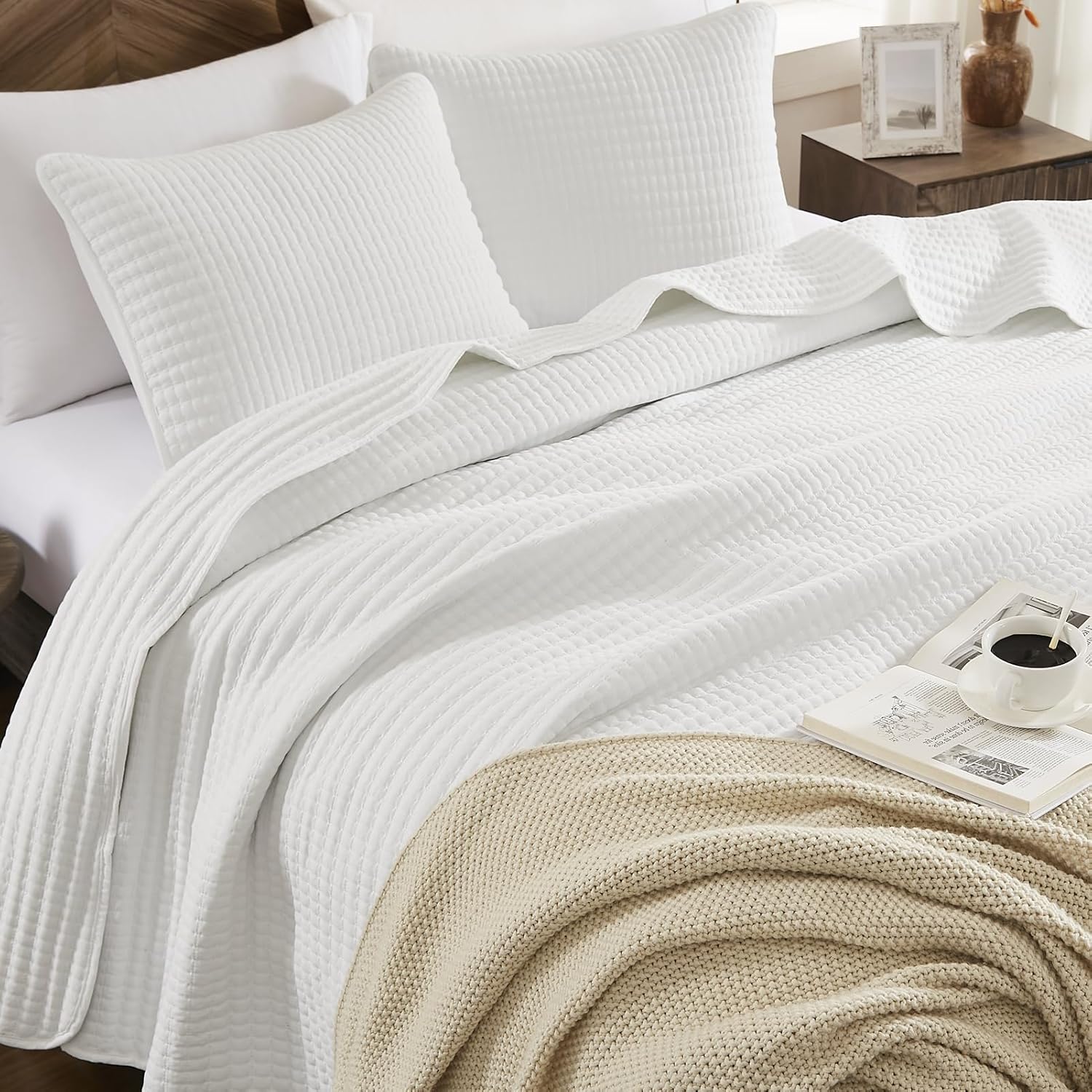AUCT 12447 - WRENSONGE White Quilt Set Queen Size-3 Pieces Lightweight Be - Image 2